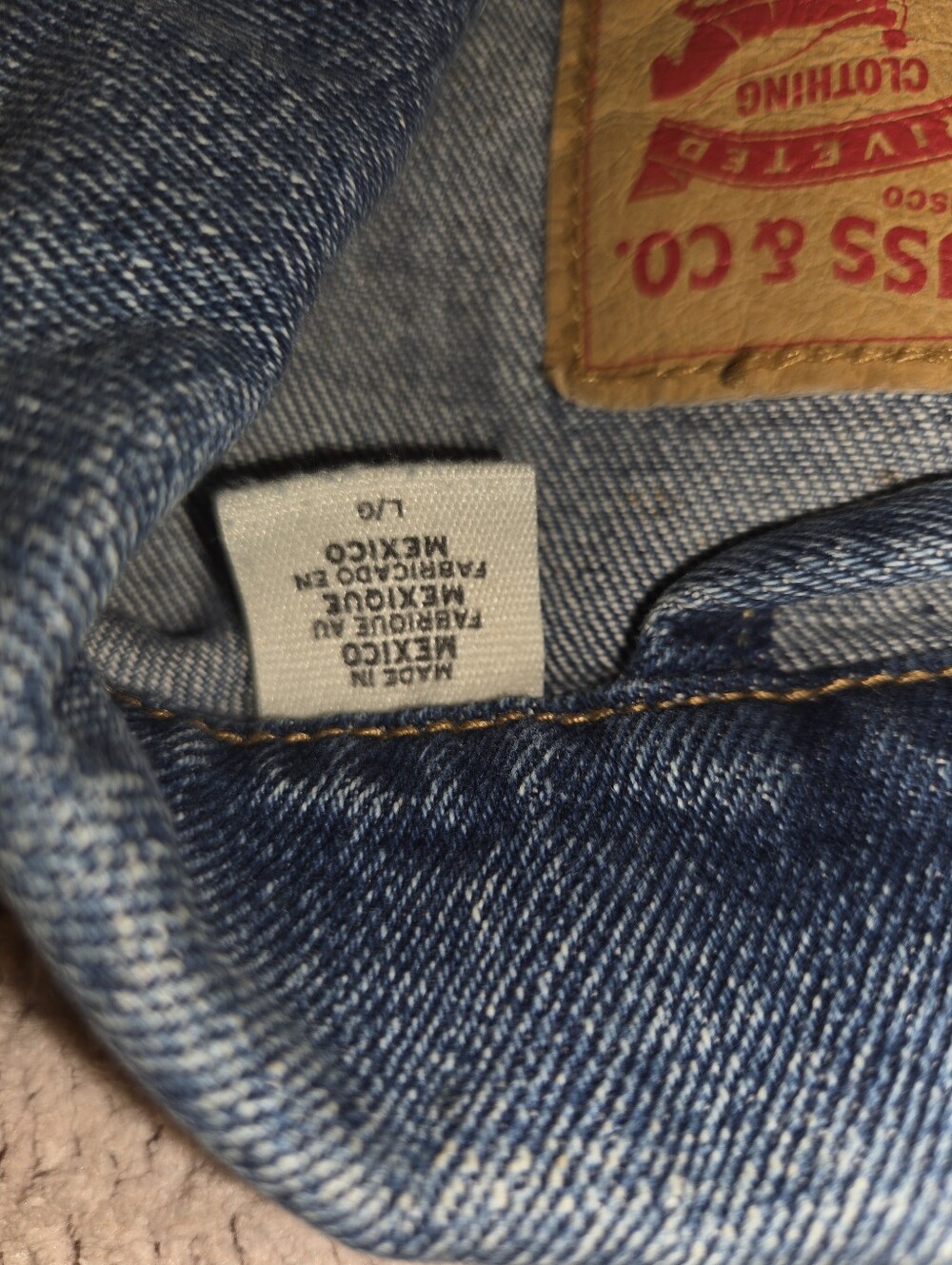 Levi's Men's Dark Blue Denim Trucker Jacket - Classic Trucker Style - Picture 8 of 9